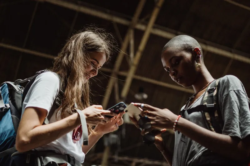 Narrare dai margini: le missioni africane e la rivoluzione digitale dello storytelling comunitario